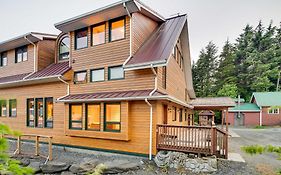 Ketchikan Apt - Walk To Refuge Cove Beach!